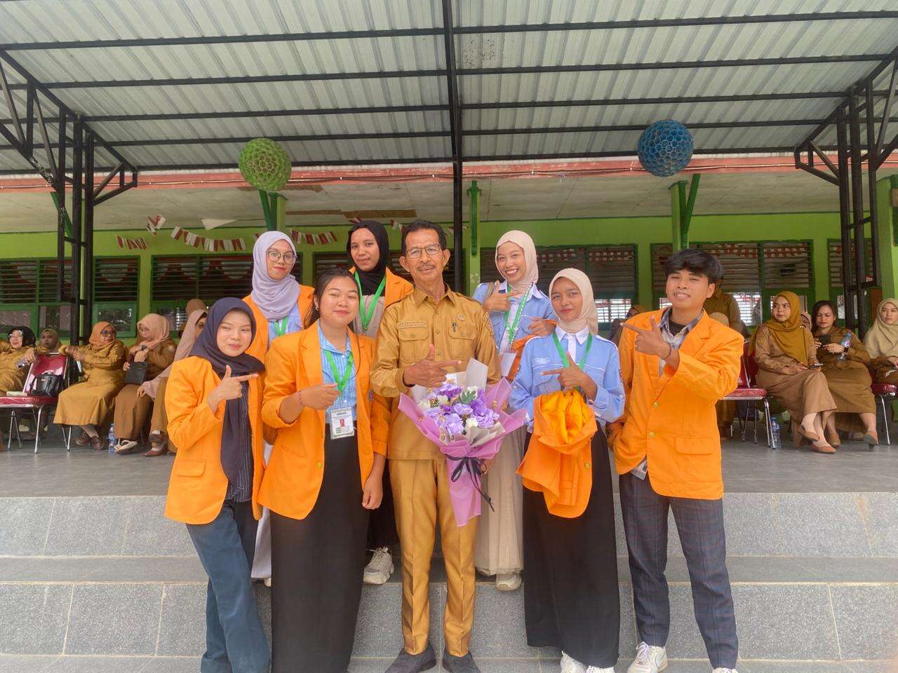 Acara Purna Bakti Bapak Kepala SMA Negeri 6 Kendari